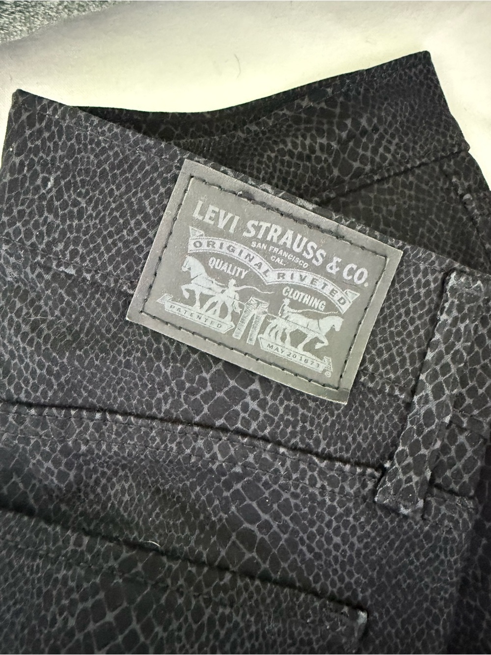 Levi's Black Snake-Print Skinny Jeans - Picture 3 of 3